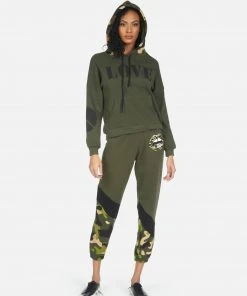 Lauren Moshi Melanie Camo Lip