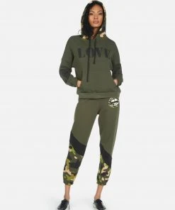 Lauren Moshi Melanie Camo Lip