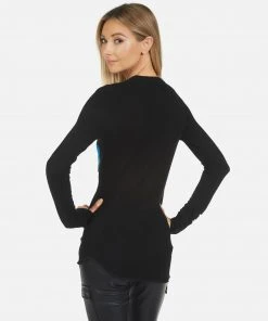 Lauren Moshi Mckinley X World Peace Lips