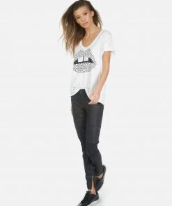 Lauren Moshi Short Sleeve Elara Skull Lip