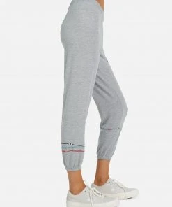 Lauren Moshi Alana Prayer Hands