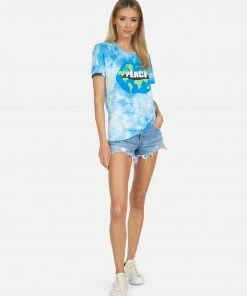 Lauren Moshi Short Sleeve Wolf World Peace Lips 9 Lauren Moshi Short Sleeve Wolf World Peace Lips