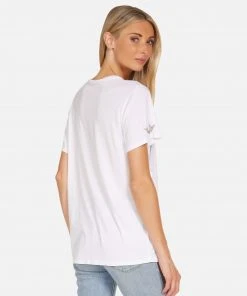 Lauren Moshi Wolf Crystal Fantasy Elements