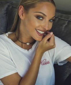 Lauren Moshi Wolf Kisses