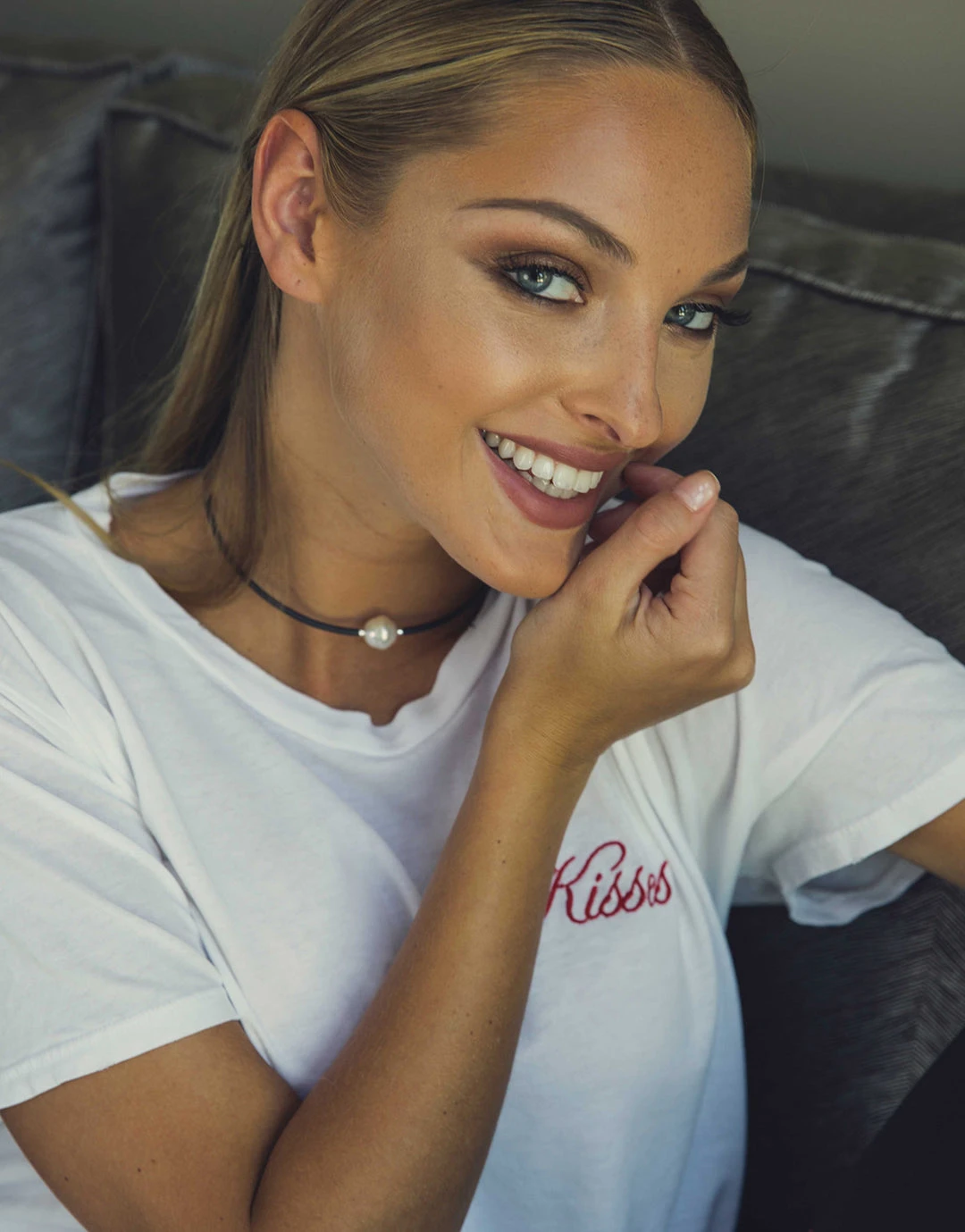 Lauren Moshi Wolf Kisses 2 Lauren Moshi Wolf Kisses