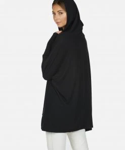 Lauren Moshi X Wilma X Lightning Love