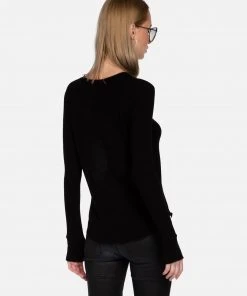 Lauren Moshi X McKinley X Spray Kiss