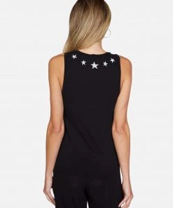 Lauren Moshi Ashlin LA Peace Finger